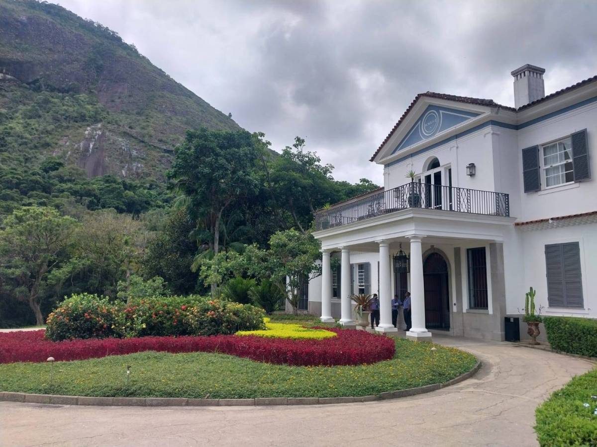 Casa de condomínio à venda com 4 quartos, 427m² - Corrêas,Petrópolis